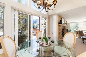 Luxury Condo #535 | Dining room - Lodge at Vail Condominiums (Vail)