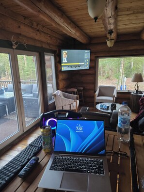 Interior - Lake Front Log Cabin (Irondale)