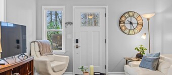 Cozy, quiet, yet close to downtown, super-fast 1G Internet 