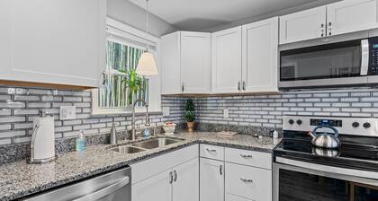 Cozy, quiet, yet close to downtown, super-fast 1G Internet