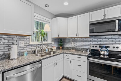 Cozy, quiet, yet close to downtown, super-fast 1G Internet