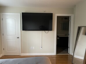 1 bedroom, travel cot, WiFi, bed sheets