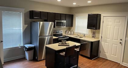 1 cozy bedroom Condo