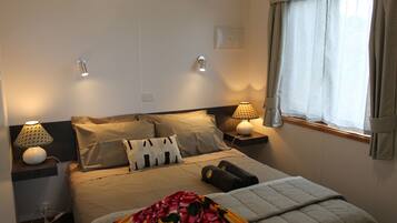 2 bedrooms, iron/ironing board, travel cot, WiFi