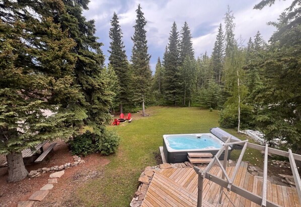 Tina de hidromasaje al aire libre