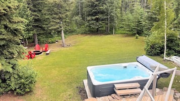 Tina de hidromasaje al aire libre