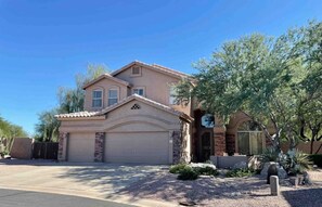 Exterior - Luxury Resort-Style Community-Las Sendas: Private Pool/Spa, Golf, games, sunsets (Mesa)
