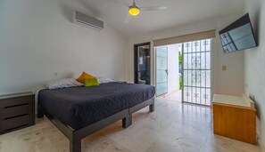 4 habitaciones, escritorio, tabla de planchar con plancha y wifi gratis 