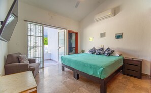 4 habitaciones, escritorio, tabla de planchar con plancha y wifi gratis 