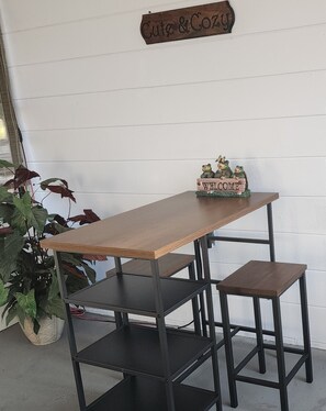 Dining - Cute & Cozy 1 bedroom guesthouse located in Winter Haven FL (Winter Haven)