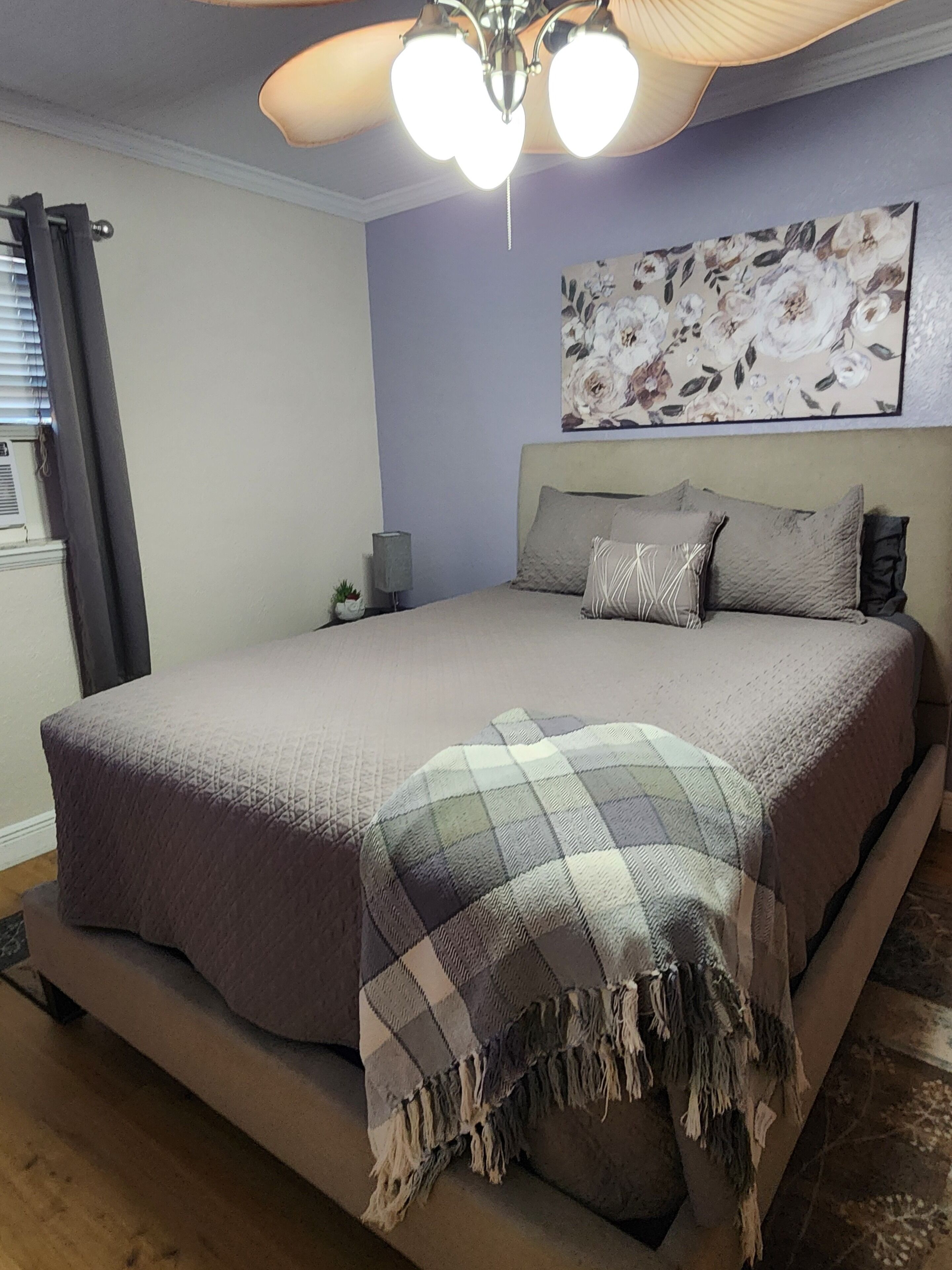 1 chambre, bureau, fer et planche à repasser, Wi-Fi gratuit