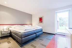 2 chambres, fer et planche à repasser, Wi-Fi, draps fournis
