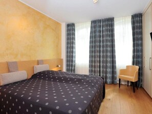 2 Schlafzimmer, Zimmersafe, Bügeleisen/Bügelbrett, WLAN
