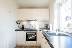 Unclassified image, 3 of 38, button