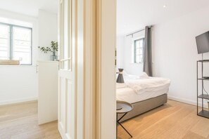 2 quartos, ferros/tábuas de passar roupa, Wi-Fi, roupa de cama