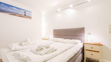 2 bedrooms, iron/ironing board, WiFi, bed sheets