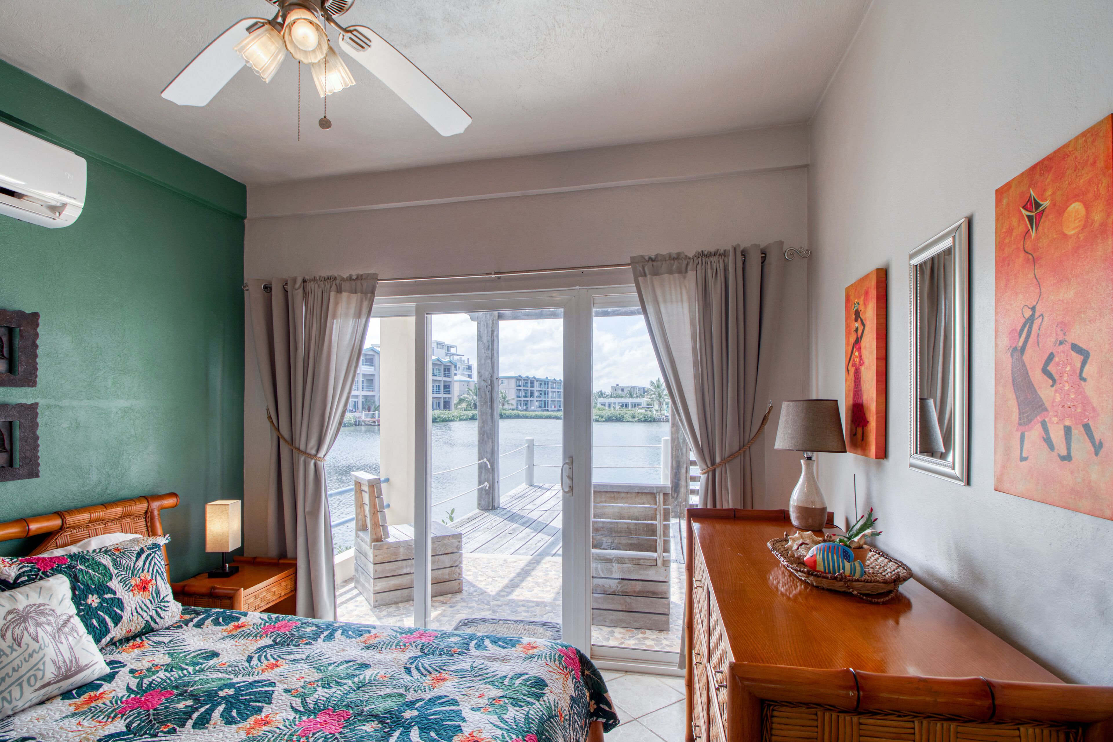 3 makuuhuonetta, silitysrauta/-lauta, Wi-Fi, vuodevaatteet