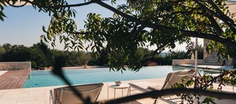“Terra Fuoco e Acqua” with swimming pool near Ostuni and Cisternino, a few minutes from the most beautiful coasts of Puglia