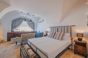 6 soverom, strykejern/-brett, reiseseng for barn og wi-fi (inkludert)