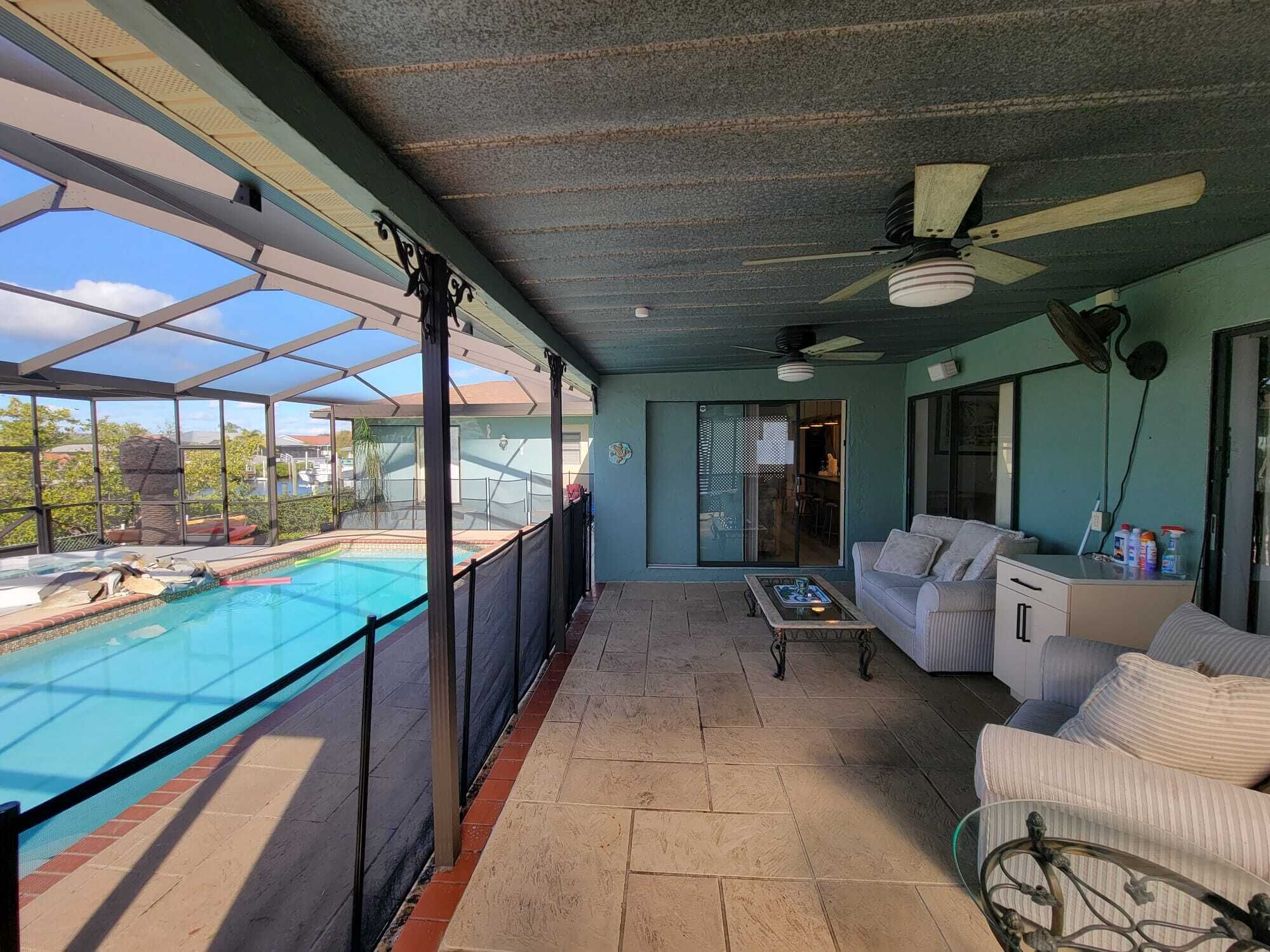 Alberca al aire libre y alberca climatizada