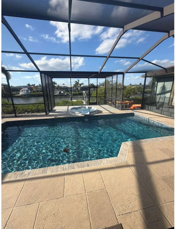 Piscine extérieure, piscine chauffée