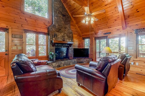 Cozy Wooded Retreat w/ WiFi, Putting Green, Foosball, Private Hot Tub & Views