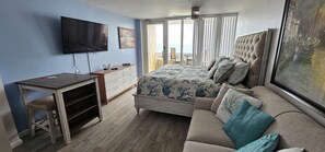 1 habitación, tabla de planchar con plancha, wifi gratis y ropa de cama