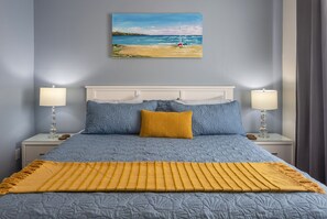 1 bedroom, iron/ironing board, free WiFi, bed sheets - Cristina's cute condo in sunny Clearwater, ground floor heated pool all year  (Clearwater)