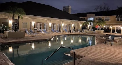 Cristina's cute condo in sunny Clearwater, ground floor heated pool all year