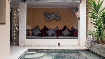 Basic-Apartment, 1 King-Bett | Pool | Außenpool