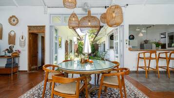 Basic-Villa, Mehrere Betten | Speisen