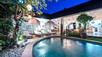 Basic-Villa, Mehrere Betten | Pool | Außenpool