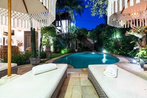 Villa Basic, letti multipli | Piscina | Piscina all'aperto