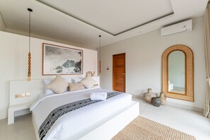 Basic Villa, Multiple Beds