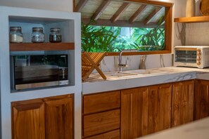 Basic Villa, Multiple Beds | Interior