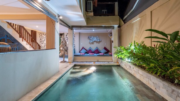 Unclassified image, 1 of 60, button - Studios Bawa & Atas (Seminyak)