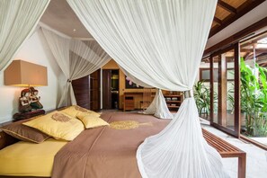 Basic Villa, Multiple Beds | 3 bedrooms, in-room safe, desk, laptop workspace - Villa Kiki (Seminyak)