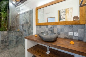 Basic Villa, Multiple Beds | Bathroom