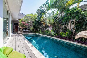 Basic Villa, Berbilang Katil | Bahagian luar