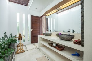 Basic Villa, Multiple Beds | Bathroom | Free toiletries, hair dryer, bidet, towels