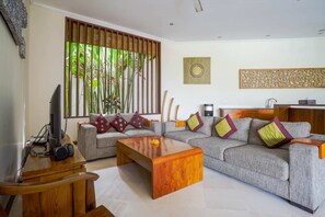 Basic Villa, Multiple Beds | Living room - Villa Suliac (Legian)