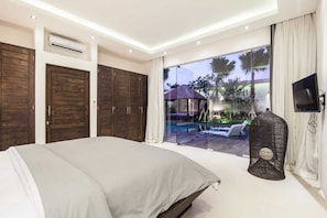 3 bedrooms, desk, laptop workspace, iron/ironing board - Villa Jago (Seminyak)
