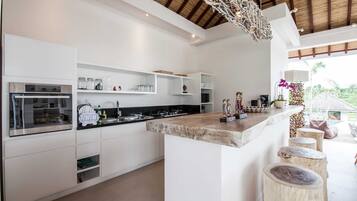 Basic Villa, Multiple Beds | Private kitchen | Fridge, microwave, oven, stovetop