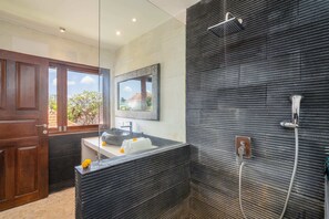 Basic Villa, Multiple Beds | Bathroom