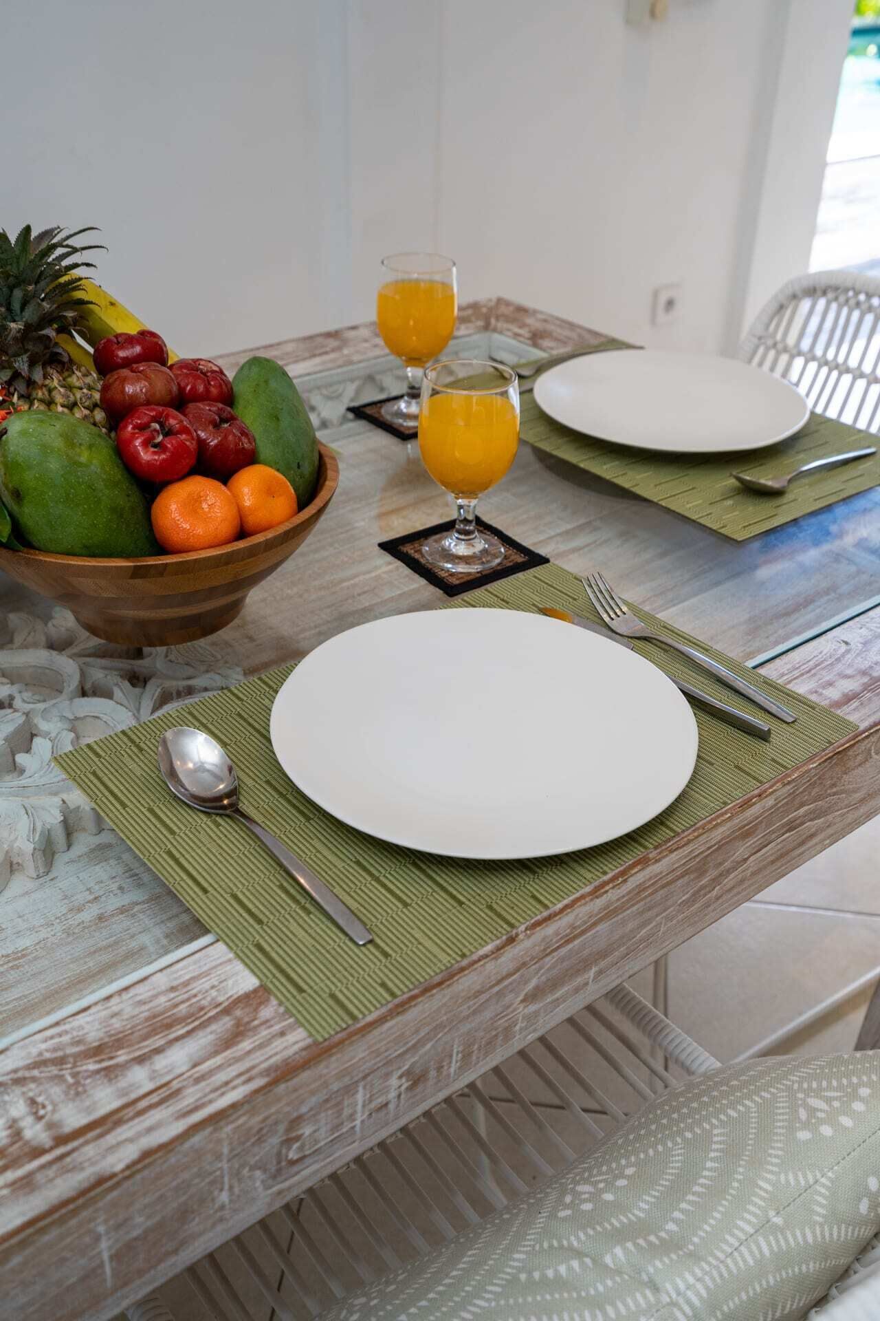 Tempat makan luar