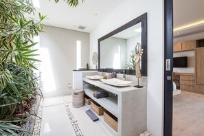Bathroom - Villa Elisa (Canggu)