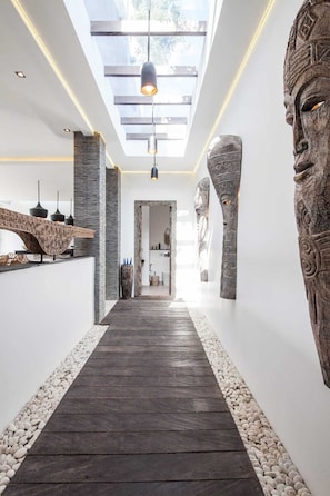 Basic Villa, Multiple Beds | Interior
