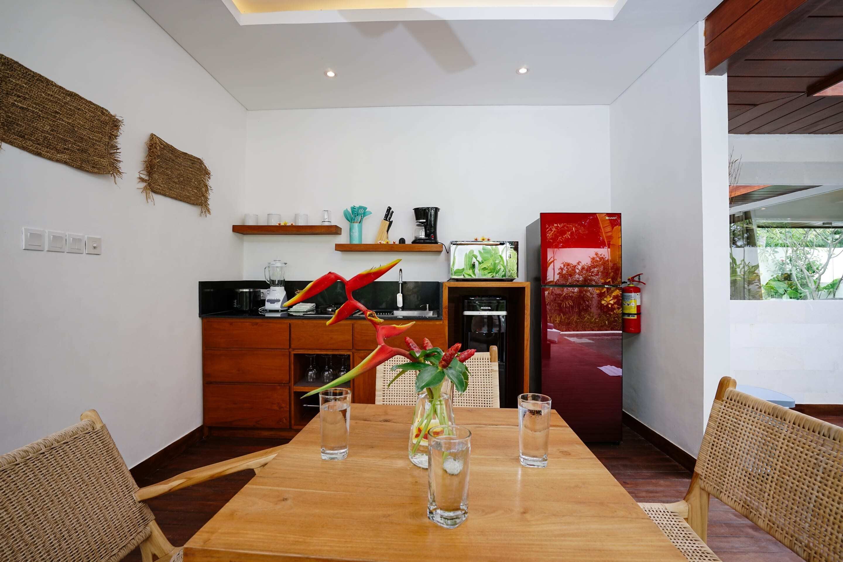 Basic Villa, 1 King Bed | Private kitchen | Fridge, microwave, stovetop, toaster