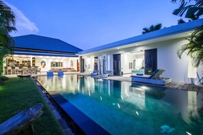 Basic-villa - flere senge | Udendørsområde