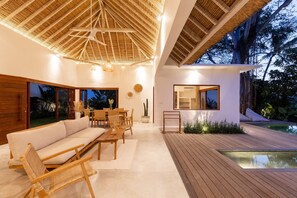 Basic Villa, 2 Queen Beds | Balcony - Villa Lumahi Tiga (Cemagi)
